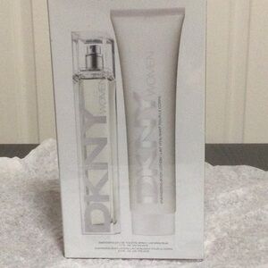 ❤️❤️DKNY Women Fragrance and Lotion Set❤️❤️